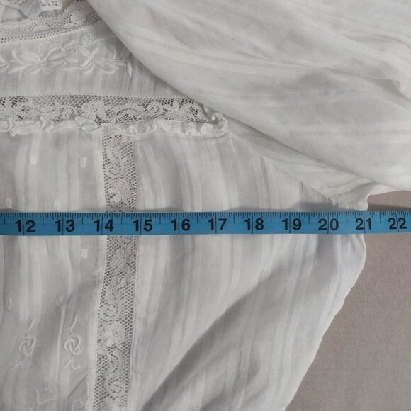 LoveShackFancy Top White 12 Long Sleeves Back Buttons Eyelet Cotton Romantic EUC - Picture 11 of 12